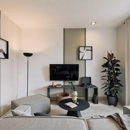 Spacest - Carrer Del Comte D'urgell B * Barcelona